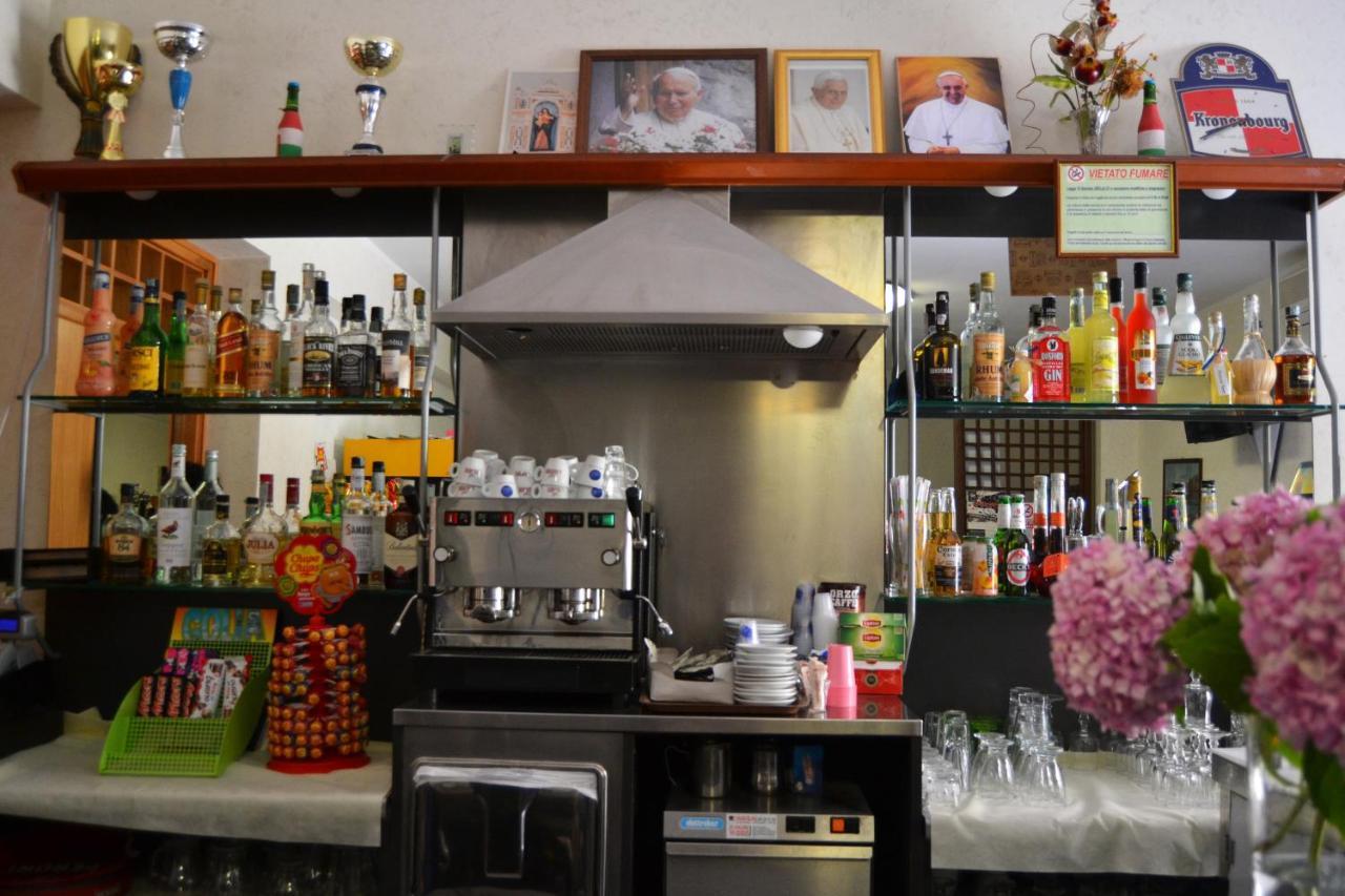 Hotel Ristorante L'Avvenire Gizzeria Εξωτερικό φωτογραφία