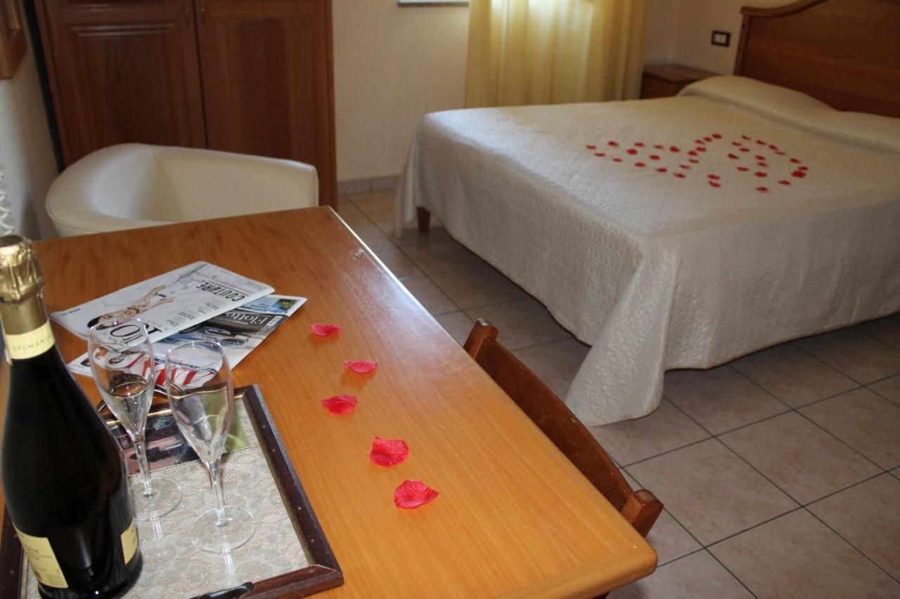 Hotel Ristorante L'Avvenire Gizzeria Εξωτερικό φωτογραφία