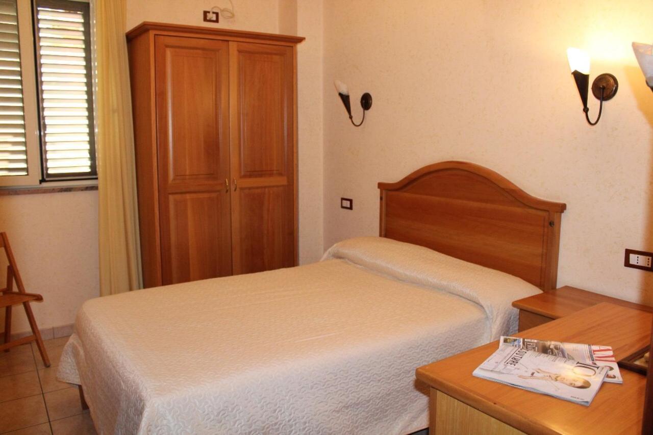 Hotel Ristorante L'Avvenire Gizzeria Εξωτερικό φωτογραφία